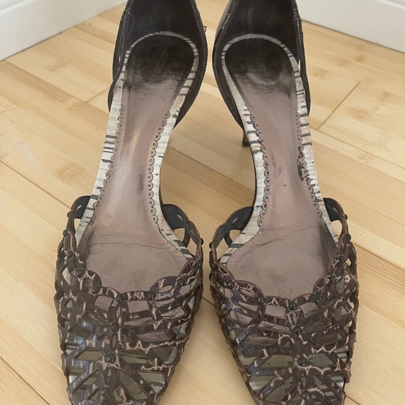 Giorgio Armani cut out leather heels - Picture 2 of 11